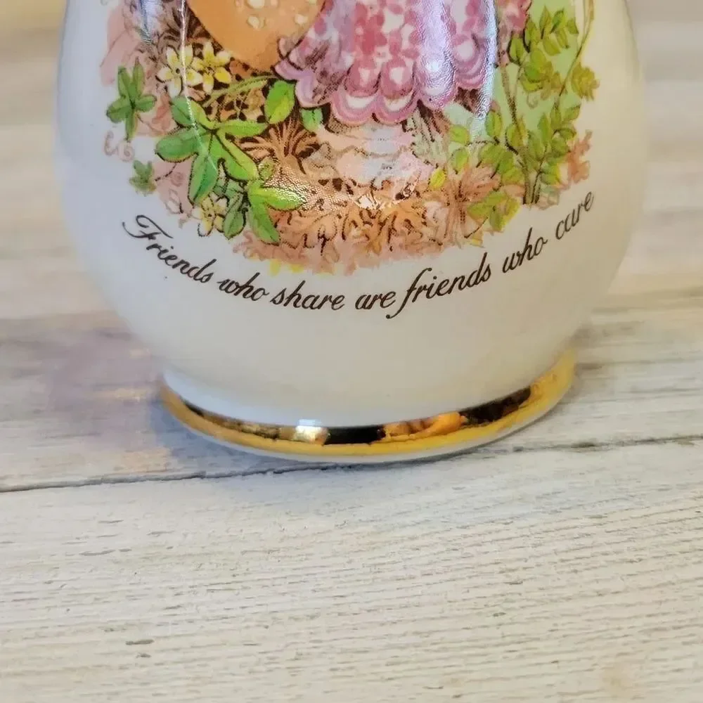 Vintage Crown Devon Bud Vase By S. Fielding & Co Ltd Featuring A Mouse Design